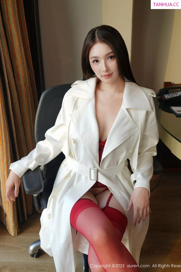   [XiuRen]高清写真图 2025.04.21 No.10174 娅轩ELVA 红色情趣第16张图片